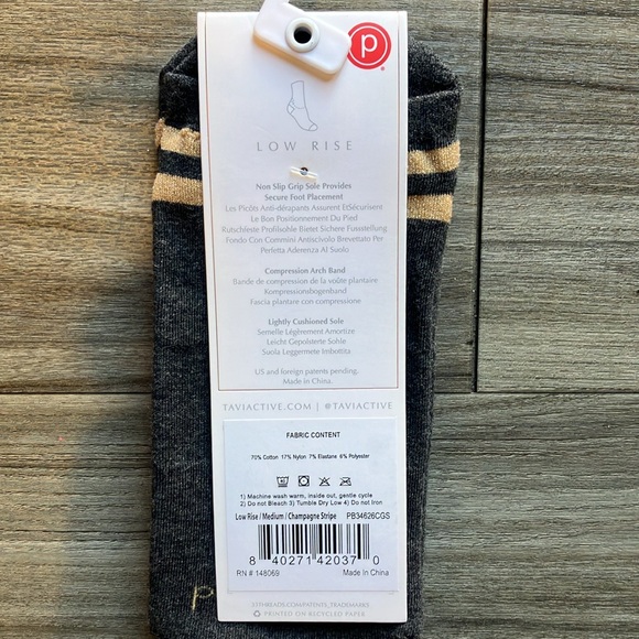 NWT Winter Bundle of 4 Pure Barre x Tavi Low Rise Grip Sticky Socks Size Medium - Picture 6 of 9